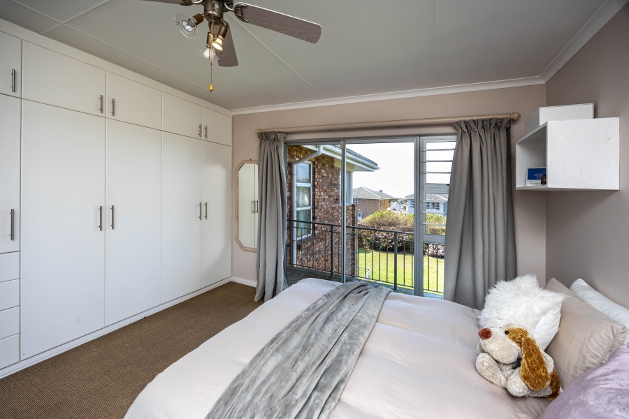 4 Bedroom Property for Sale in Kidds Beach Eastern Cape